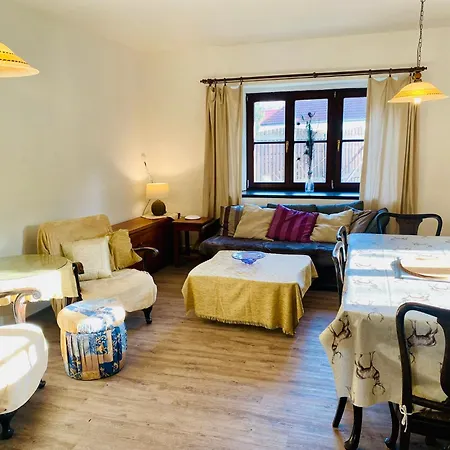 Pod Milesovkou 公寓