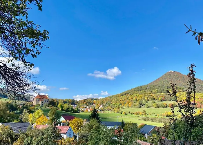 Pod Milesovkou 公寓